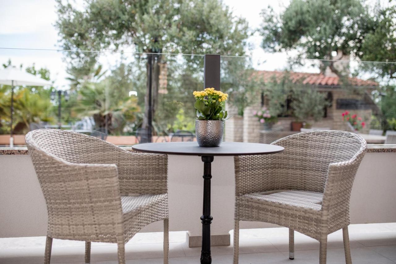 Apartments Vesela Banjol Εξωτερικό φωτογραφία