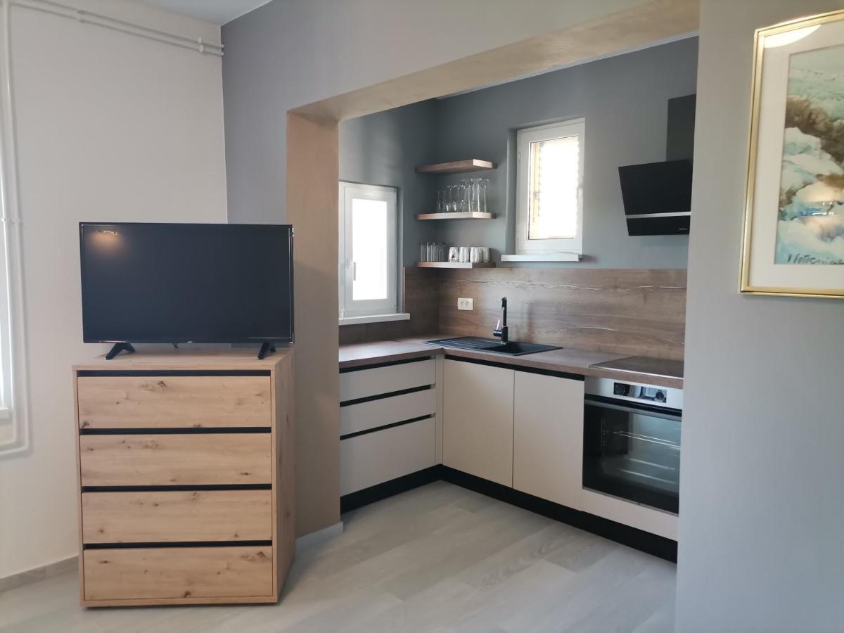 Apartments Vesela Banjol Εξωτερικό φωτογραφία