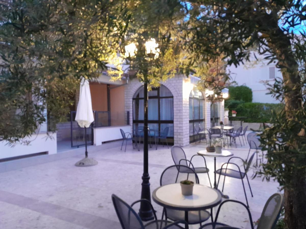 Apartments Vesela Banjol Εξωτερικό φωτογραφία