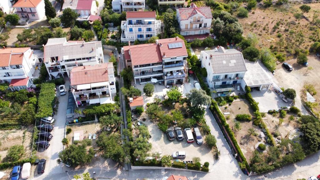 Apartments Vesela Banjol Εξωτερικό φωτογραφία
